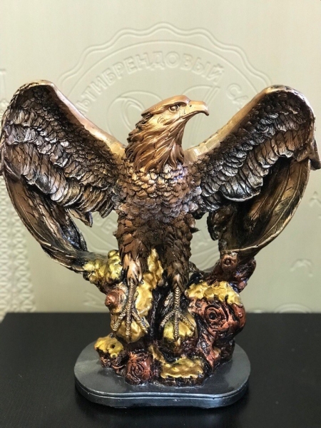 статуэтка орел на охоте