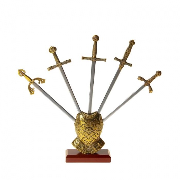 Сувенирное изделие на подставке 5 мечей в доспехах рыцаря