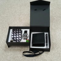 Мужская подарочная коробка наручные часы, галстук, бумажник, запонки, ручка.