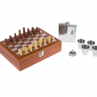 Набор подарочный 8 в 1: шахматы, фляжка 6 oz, 4 рюмки, воронка, фигуры