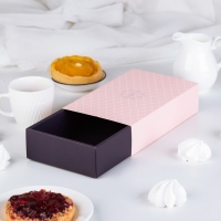 Коробка для сладкого розовая