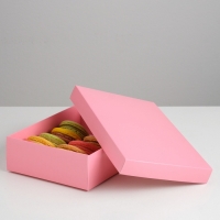 Коробка картонная без окна розовая