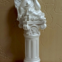 Статуэтка Ангел на колонне, перламутр, 52 см.