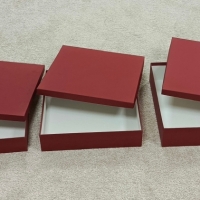 Набор коробок 3 в 1 Бордовая ребристая, с тиснением.